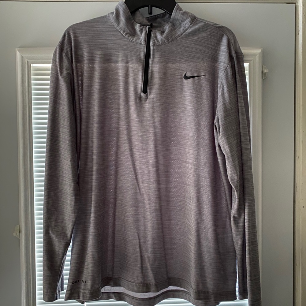 Nike Men’s 1/4 zip pullover - L